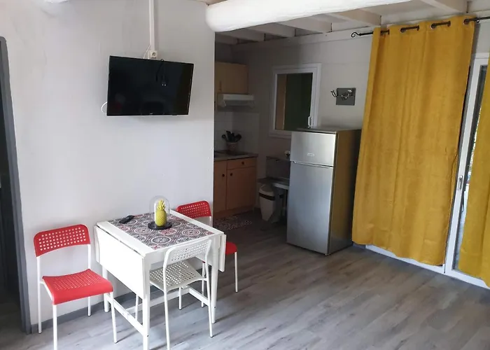 Cévennes Maisonnette Dans Résidence De Sauve